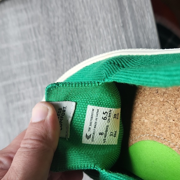 Cariuma green slip-ons size 8 - Picture 3 of 4